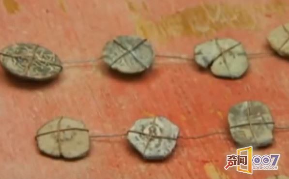 男子在祖父家发现神秘盒子,打开后被里面的东西吓坏了!_图3 男子发现神秘盒子,打开被里面东西吓坏